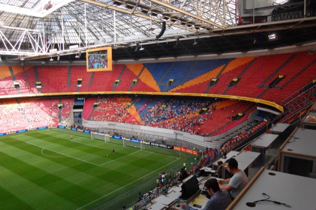 Ajax voelt druk toenemen na nieuwe zege PSV